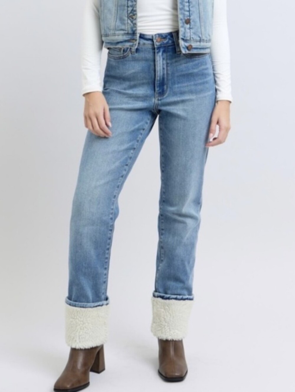 🌼B2G1🌼 Judy Blue Medium Wash Straight-Leg Jeans with Sherpa Cuffs NWT